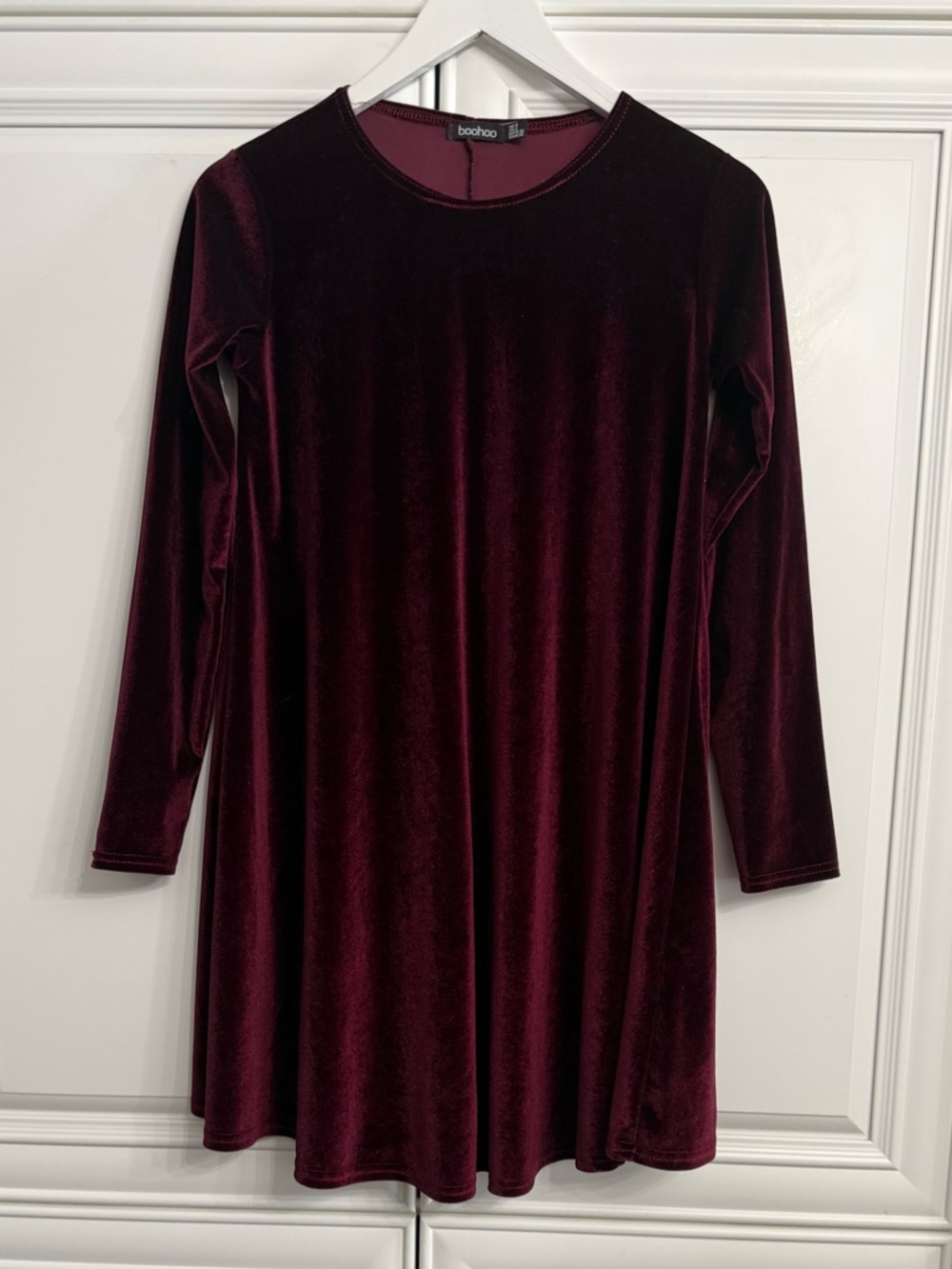 Boohoo Size 4 Burgundy Velvet Long Sleeve Swing Dress Crew Neck Relaxed Fit